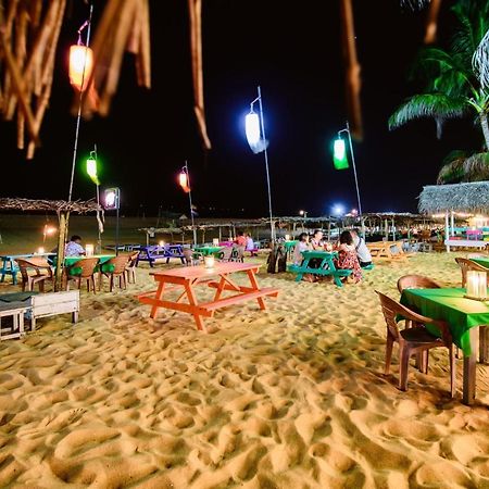 International Beach Hotel & Restaurant Hikkaduwa Esterno foto