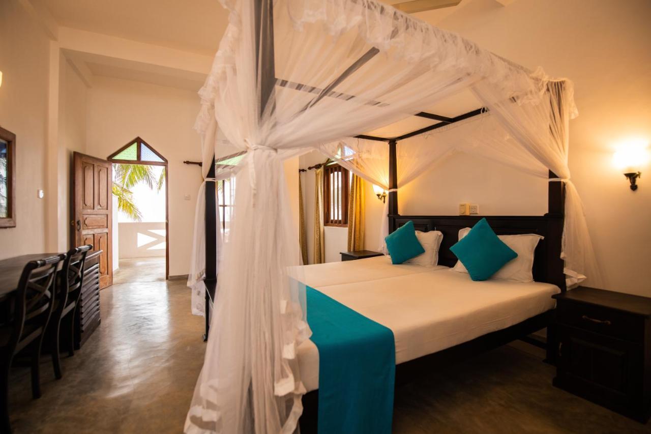 International Beach Hotel & Restaurant Hikkaduwa Esterno foto