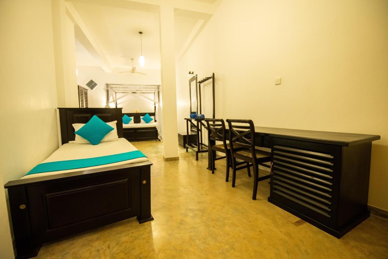 International Beach Hotel & Restaurant Hikkaduwa Esterno foto