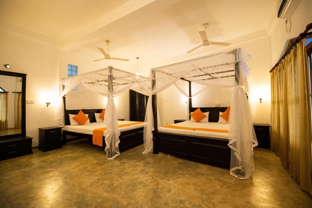 International Beach Hotel & Restaurant Hikkaduwa Esterno foto