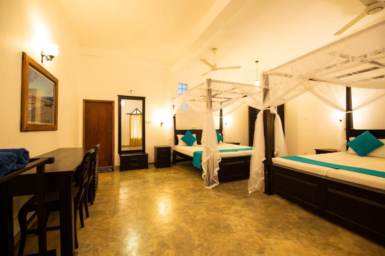 International Beach Hotel & Restaurant Hikkaduwa Esterno foto