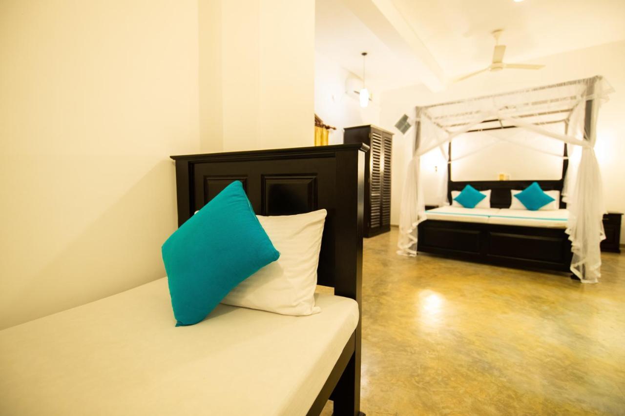 International Beach Hotel & Restaurant Hikkaduwa Esterno foto