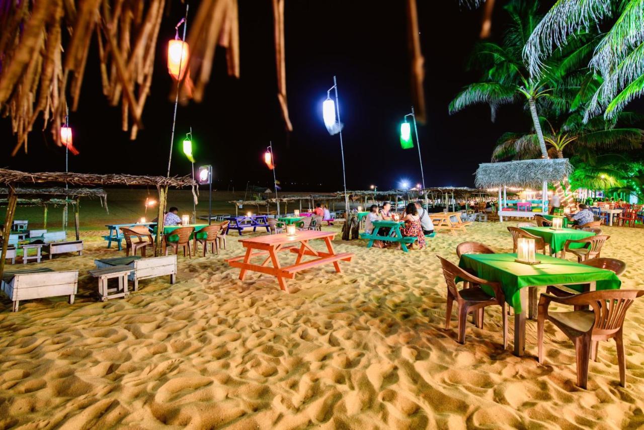 International Beach Hotel & Restaurant Hikkaduwa Esterno foto