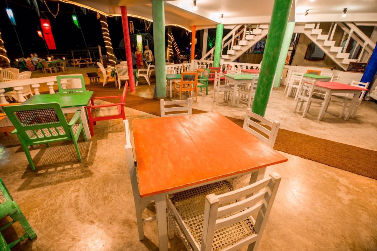 International Beach Hotel & Restaurant Hikkaduwa Esterno foto