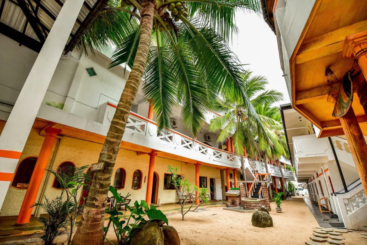 International Beach Hotel & Restaurant Hikkaduwa Esterno foto